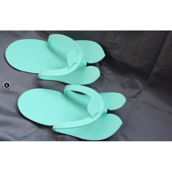 Pantoufles en mousse jetable (paquet de 12 paires)